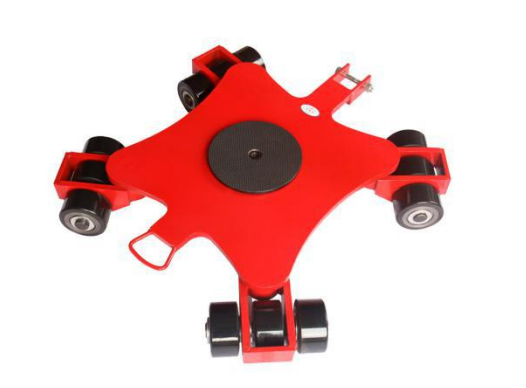 萬向搬運(yùn)坦克車用于集裝箱的搬運(yùn)